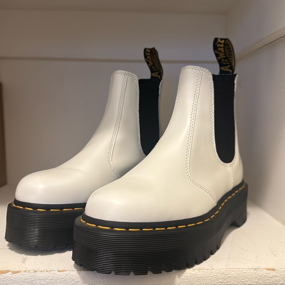 Platform Quad Chelsea Dr. Marten boots!!